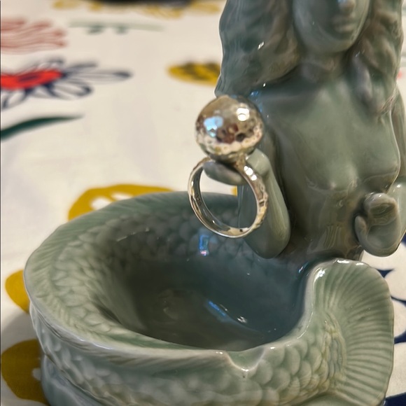 Silver Mermaid Ring Holder - Picture 1 of 3